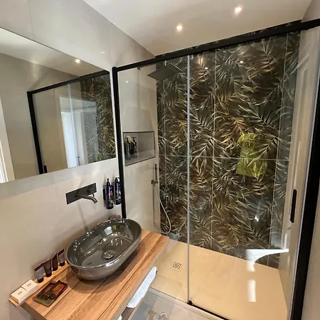 L'aura Apartment *